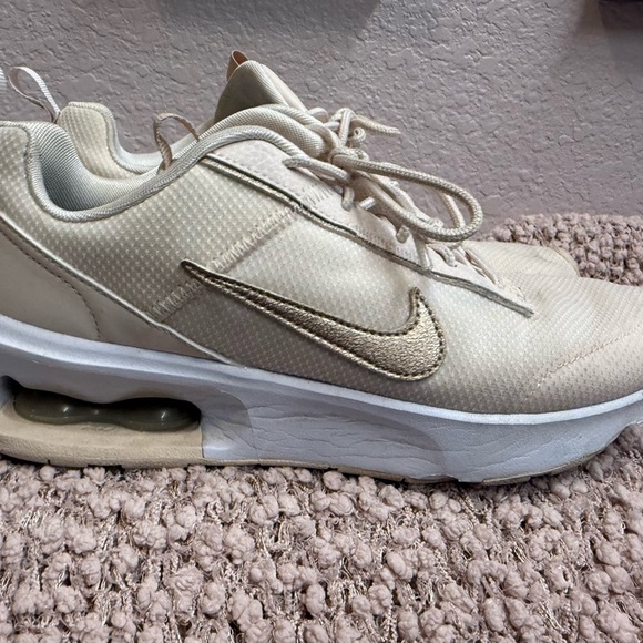 Nike Women's Air Max Pink, sz 8.5 - Picture 6 of 10